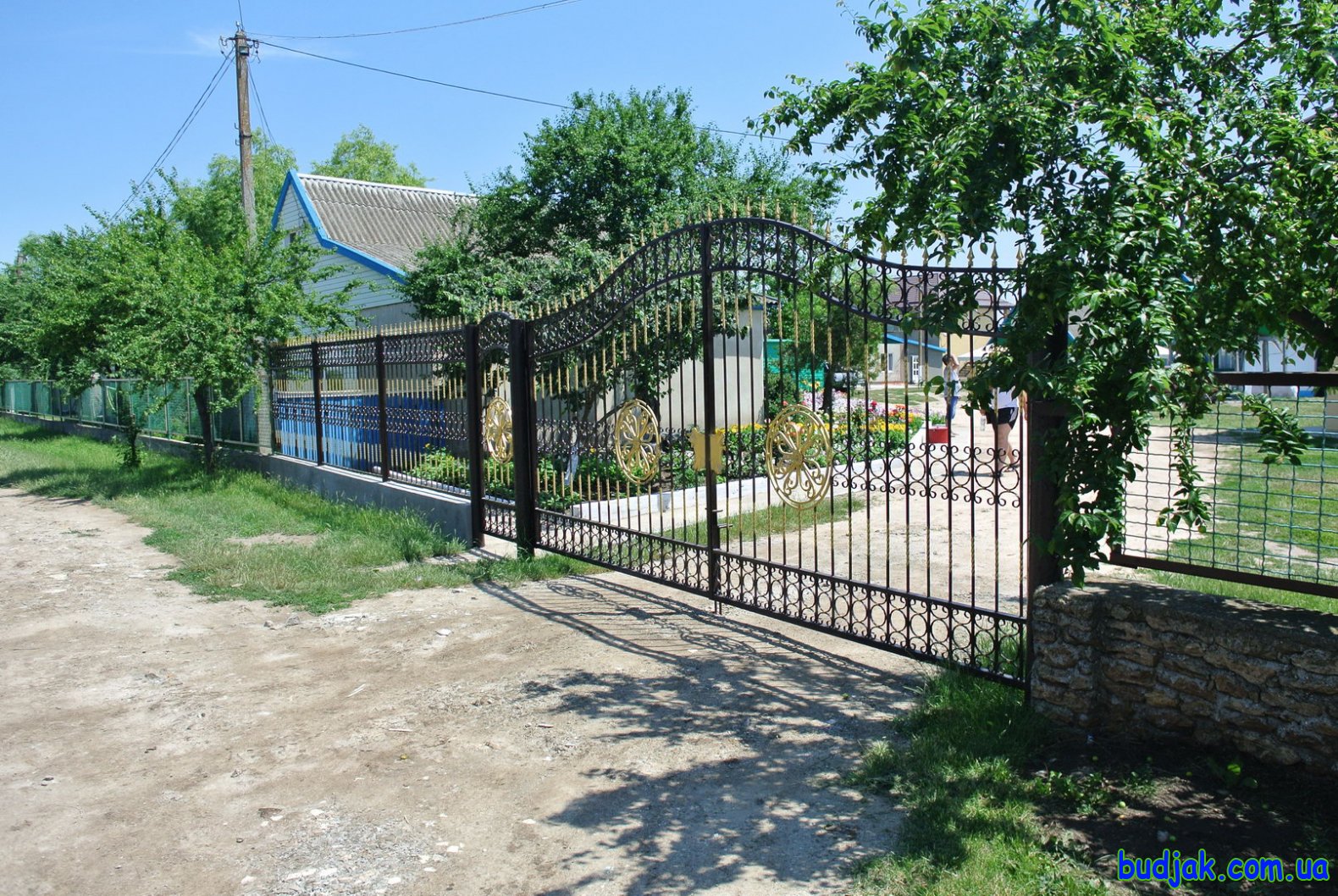 Территория и общие фото. База отдыха «Плай». Курорт Рассейка. Фото № 0540. 2017 год